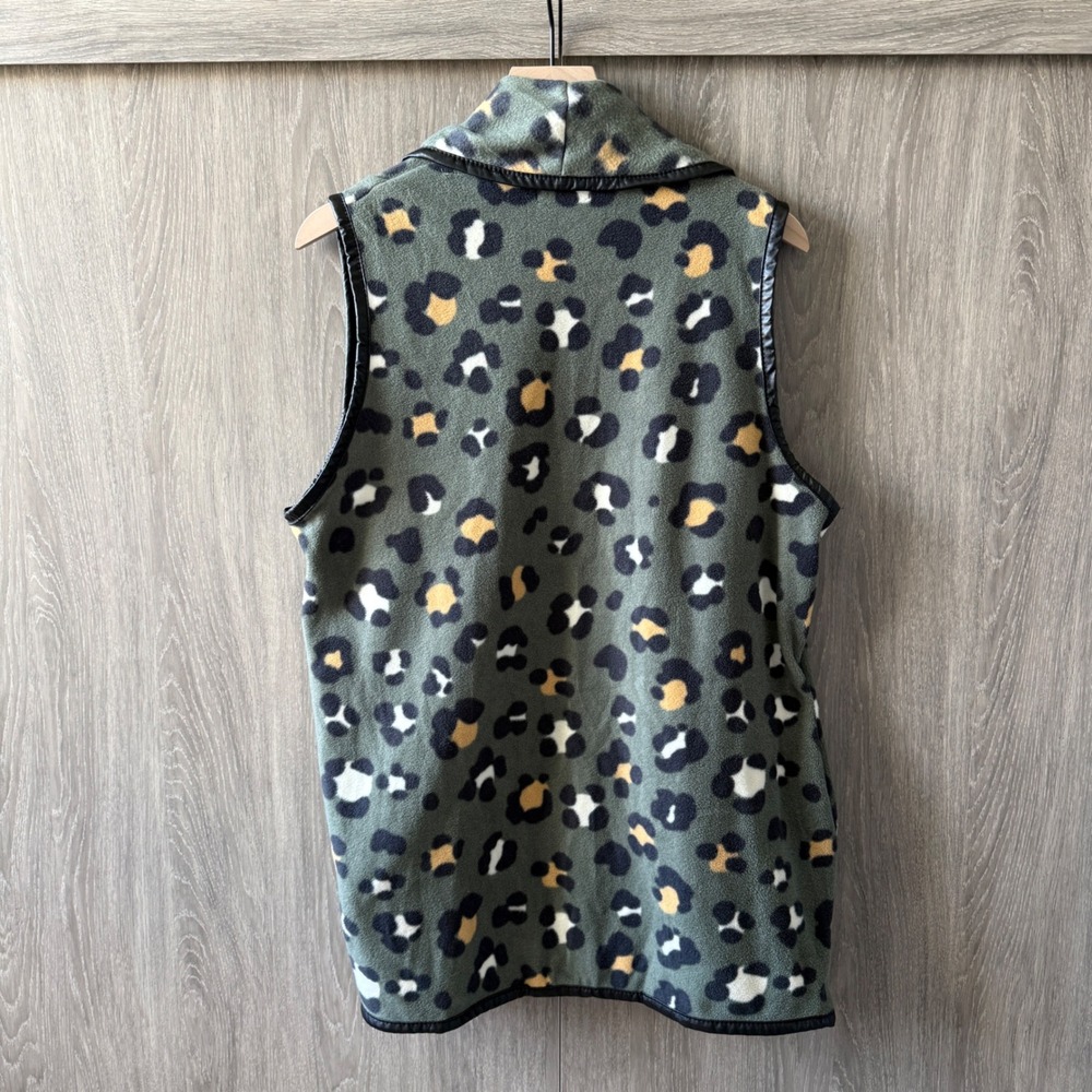 Simply Southern Fleece Vest Women Medium Green Leopard Open‎ Front Drape NWT - Picture 3 of 7
